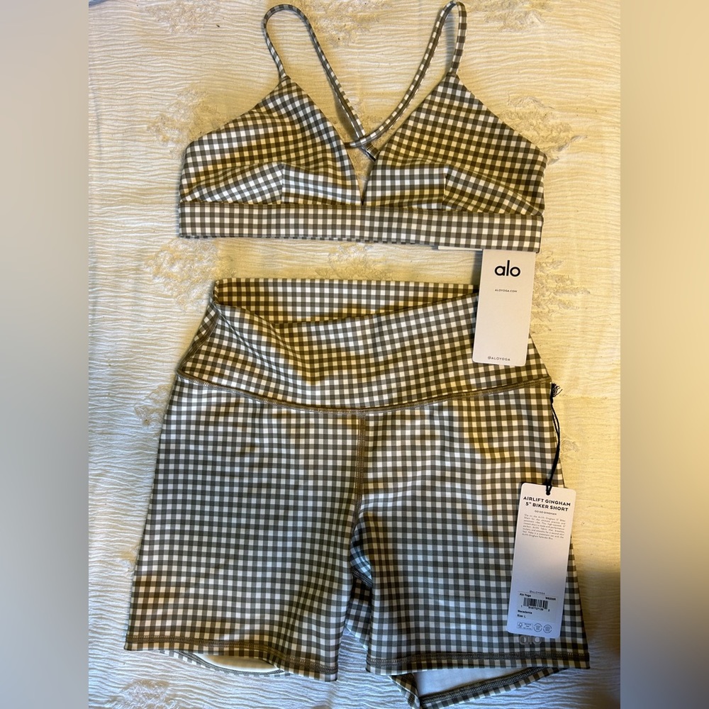 COPY - Alo yoga Airlift Gingham Splendor Bra and Airlift Gingham 5” Biker Short